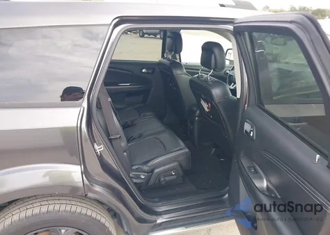 2019 Dodge Journey Crossroad z USA, uszkodzony, nr VIN 3C4PDCGGXKT716949